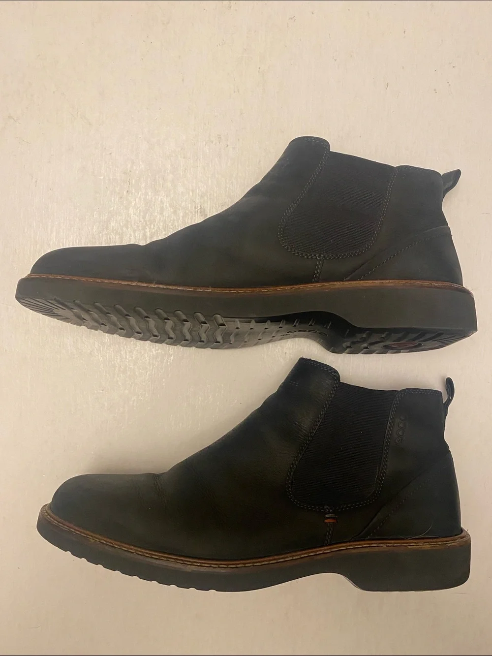 Ecco Men's Black Leather Chelsea Boots Shock Point Pull On Men’s Size 44 or 11US
